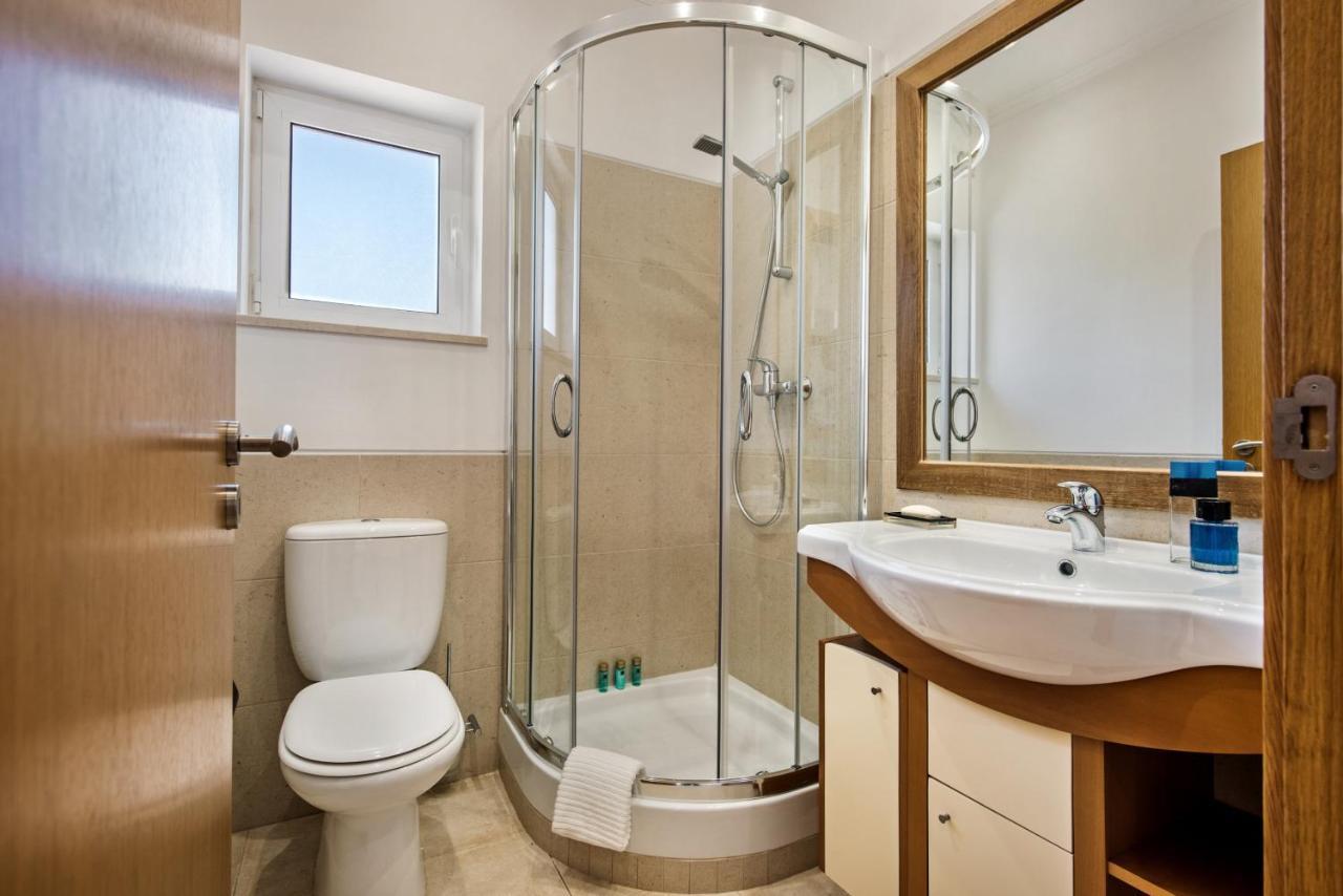 Luxurious First Floor Apartment Sleeps 4 Карвоейру Экстерьер фото