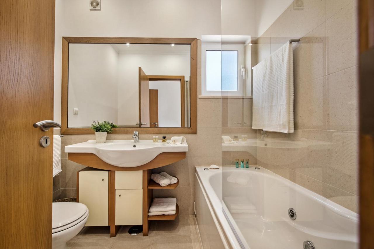 Luxurious First Floor Apartment Sleeps 4 Карвоейру Экстерьер фото